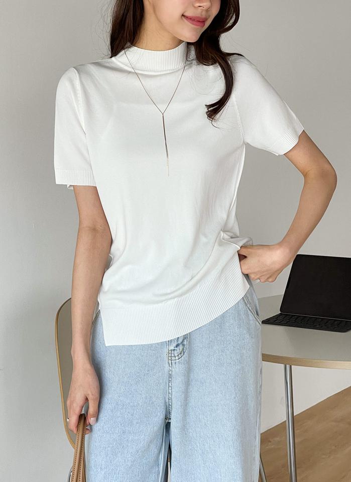 ハーフネックスリット半袖ニット・t00724 レディース 【tops】 韓国ファッション トップス ニット ハーフネック 半袖 ショート丈 リブヘム スリット ナチュラルライン 薄手 サマーニット 無地 シンプル カラバリ デイリー 春 夏 カジュアル