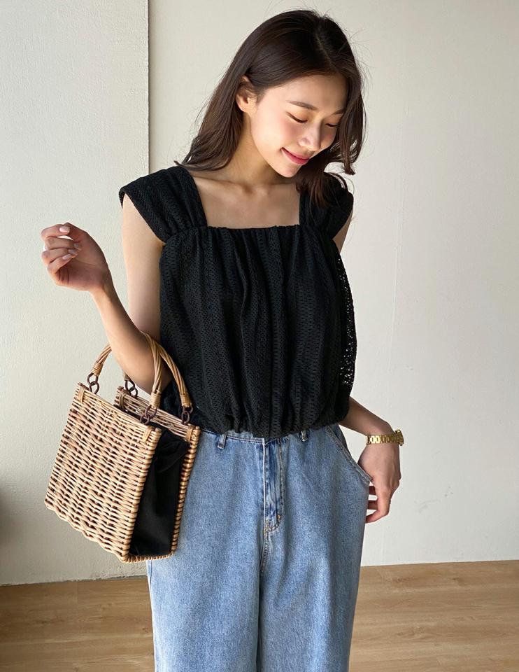 バルーンレースノースリーブ・t00733 レディース 【tops】 韓国ファッション トップス スクエアネック ノースリーブ バルーン クロップド レース テクスチャー 無地 ガーリー お出かけ キュート 大人カジュアル 春 夏 カジュアル