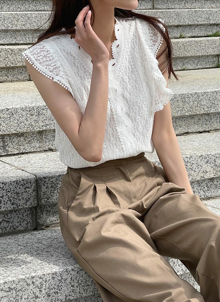 レースVネックフリルノースリーブ・b01186 レディース 【tops】 韓国ファッション トップス Vネック カシュクール ノースリーブ スカラップヘム レースヘム フリル シアー ナチュラルライン フェミニン お出かけ 春 夏 カジュアル