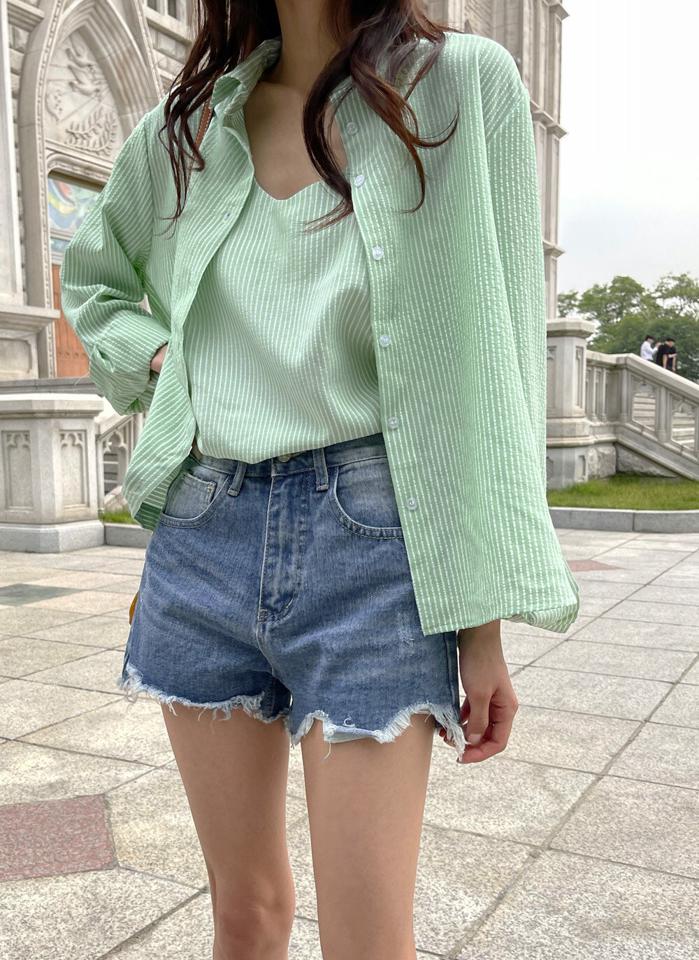 ピンストライプキャミ&シャツSET・t01203 レディース 【tops】 韓国ファッション トップス アンサンブル キャミソール Vネック 股丈 ピンストライプ シャツ 長袖 ラウンドヘム 薄手 ルーズフィット パステル デイリー 春 夏 カジュアル