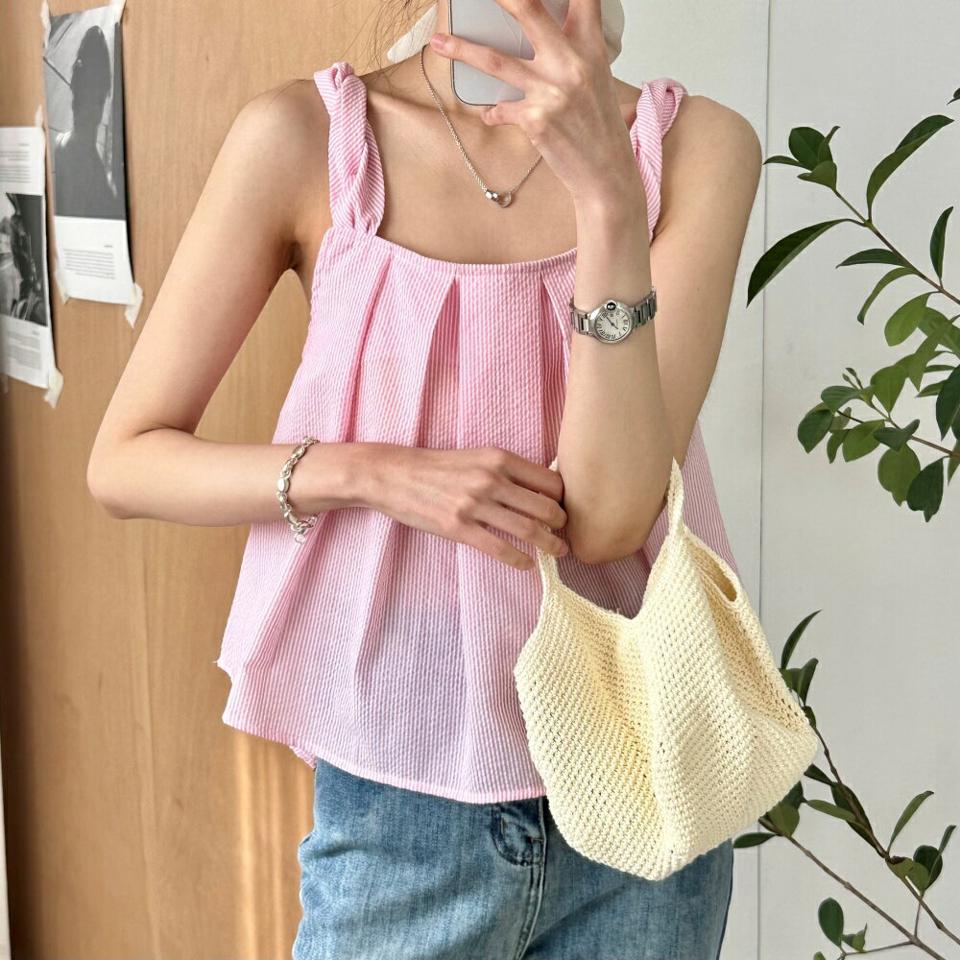 ストライプタックノースリーブ・p005469 レディース 【tops】 韓国ファッション トップス スクエアネック ノースリーブ ショート丈 ツイストショルダー ストライプ タック フレア ゆったり コットン混 ガーリー お出かけ 春 夏 カジュアル MKT