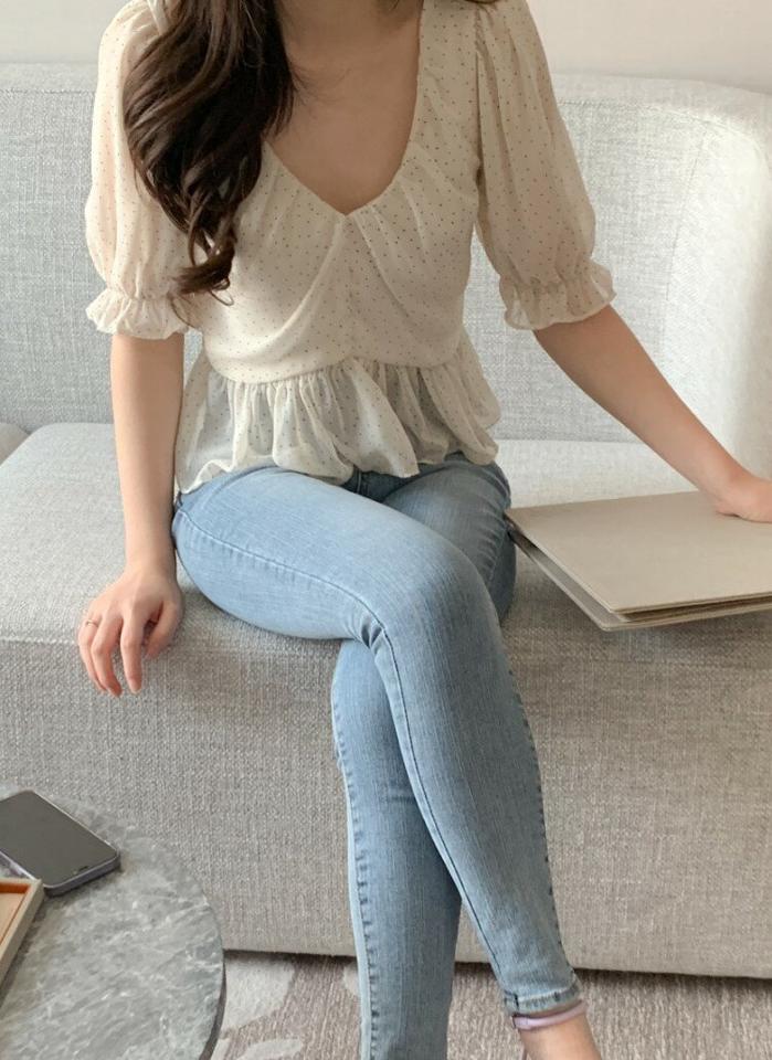 リボンドットペプラムブラウス・p005423 レディース 【bl】 韓国ファッション トップス ブラウス Vネック 半袖 パフスリーブ クロップド ドット柄 ペプラム ボトムス シアー ラブリー ガーリー お出かけ デート 春 夏 カジュアル MKT