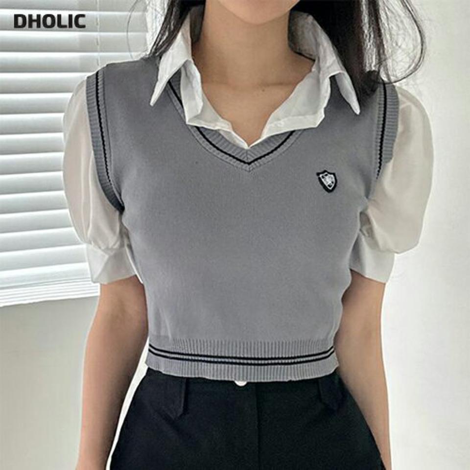 ブラウスレイヤード調ニットベスト・p005519 レディース 【tops】 韓国ファッション トップス ニット ベスト ブラウス レイヤード調 Vネック カラーネック 半袖 パフスリーブ クロップド 配色ライン 無地 キュート デイリー 春 夏 カジュアル MKT