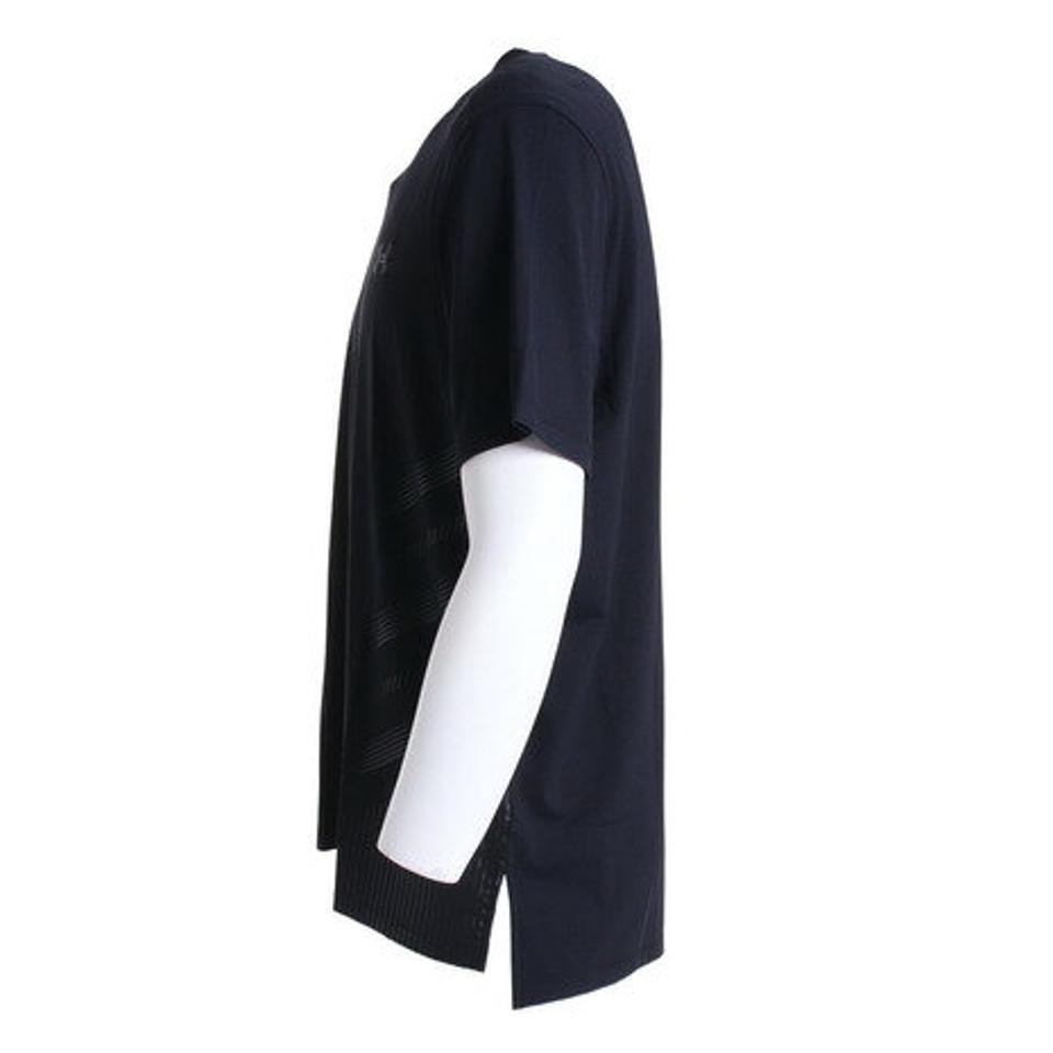 【7/5 24h限定 エントリー&対象3店舗買い回りで最大P10倍!】アンダーアーマー(UNDER ARMOUR)(メンズ)半袖Tシャツ メンズ Iso-Chill Laser Heat 1376518 001