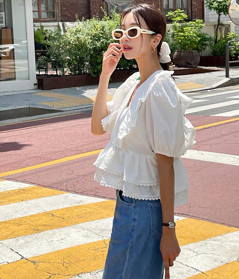 フリルペプラムパフブラウス・b72344 レディース 【bl】 韓国ファッション トップス ブラウス Vネック 半袖 パフスリーブ クロップド フリル フレア ボリューム テクスチャー 無地 ガーリー キュート お出かけ 春 夏 カジュアル