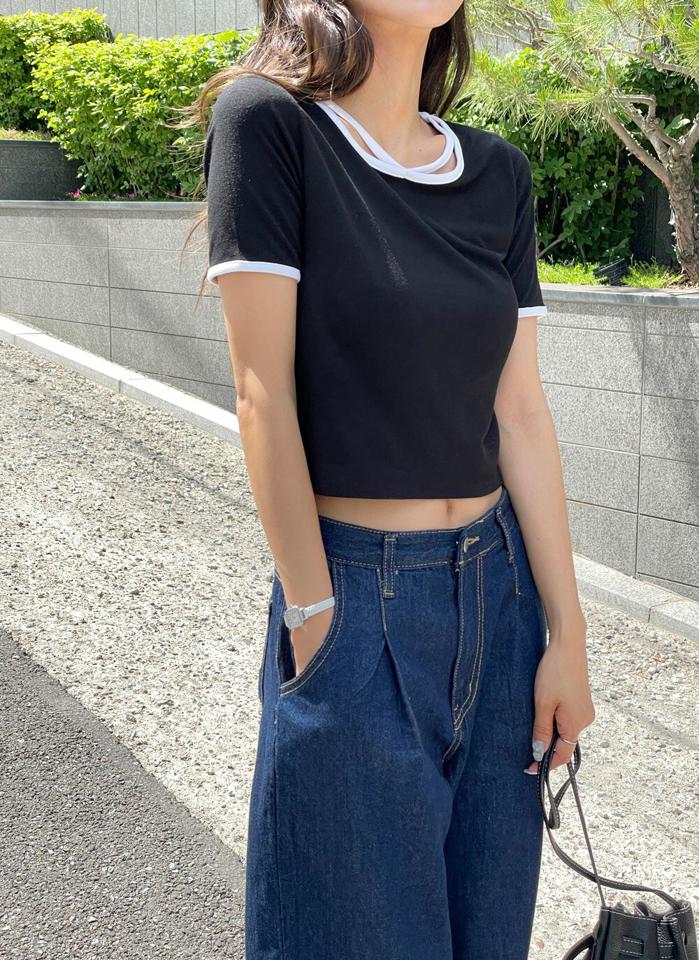 Vストラップ配色クロップドTシャツ・t00827 レディース 【tops】 韓国ファッション トップス Tシャツ Vストラップネック 半袖 クロップド ストラップ 配色 スリムフィット タイト 細身 無地 ストリート 大人カジュアル 春 夏 カジュアル