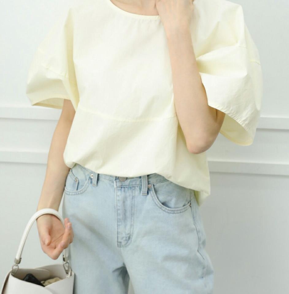 【マラソン特価】コットンバルーンブラウス・p005937 レディース 【bl】 韓国ファッション トップス ブラウス ラウンドネック 半袖 バルーンスリーブ ショート丈 ボリューム コットン 綿100 無地 モノトーン キュート 春 夏 カジュアル MKT