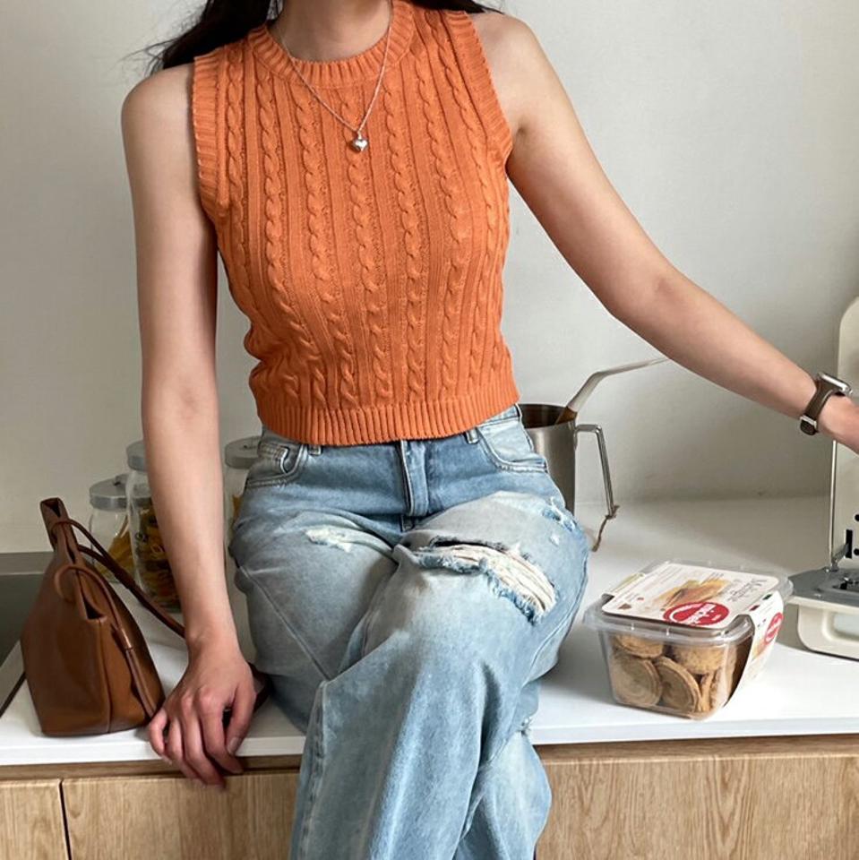 ラウンドケーブルニットノースリーブ・p005895 レディース 【tops】 韓国ファッション トップス ニット ラウンドネック ノースリ クロップド ショート丈 ケーブル リブヘム スリムフィット 細身 無地 カラフル お出かけ 春 夏 カジュアル MKT