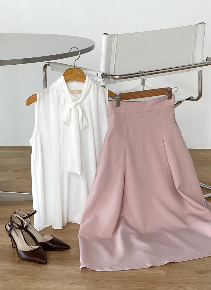 タックリボンネックノースリーブ・t01230 レディース 【tops】 韓国ファッション トップス ハーフネック リボンネック ノースリーブ ショート丈 タック ストラップ リボン ナチュラルライン 無地 オフィスカジュアル フェミニン 春 夏 カジュアル
