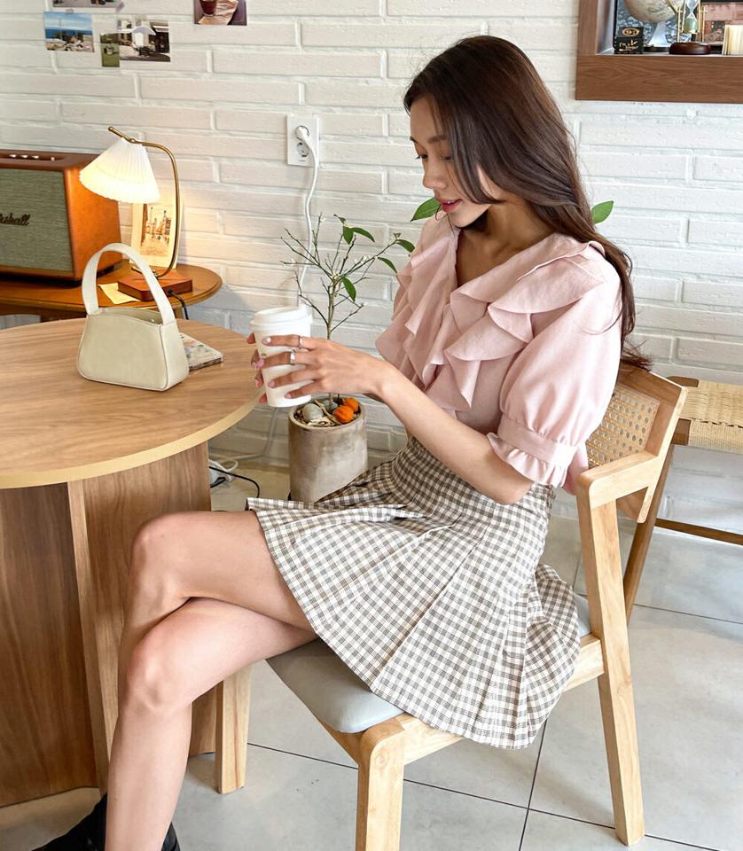 【4DAY限定SALE】フリルVネックブラウス・b01273 レディース 【bl】 韓国ファッション トップス Vネック フリル 半袖 バルーンスリーブ ダブルフリル ショート丈 ボリューム 無地 パステル ガーリー お出かけ ラブリー デート 春 夏 カジュアル