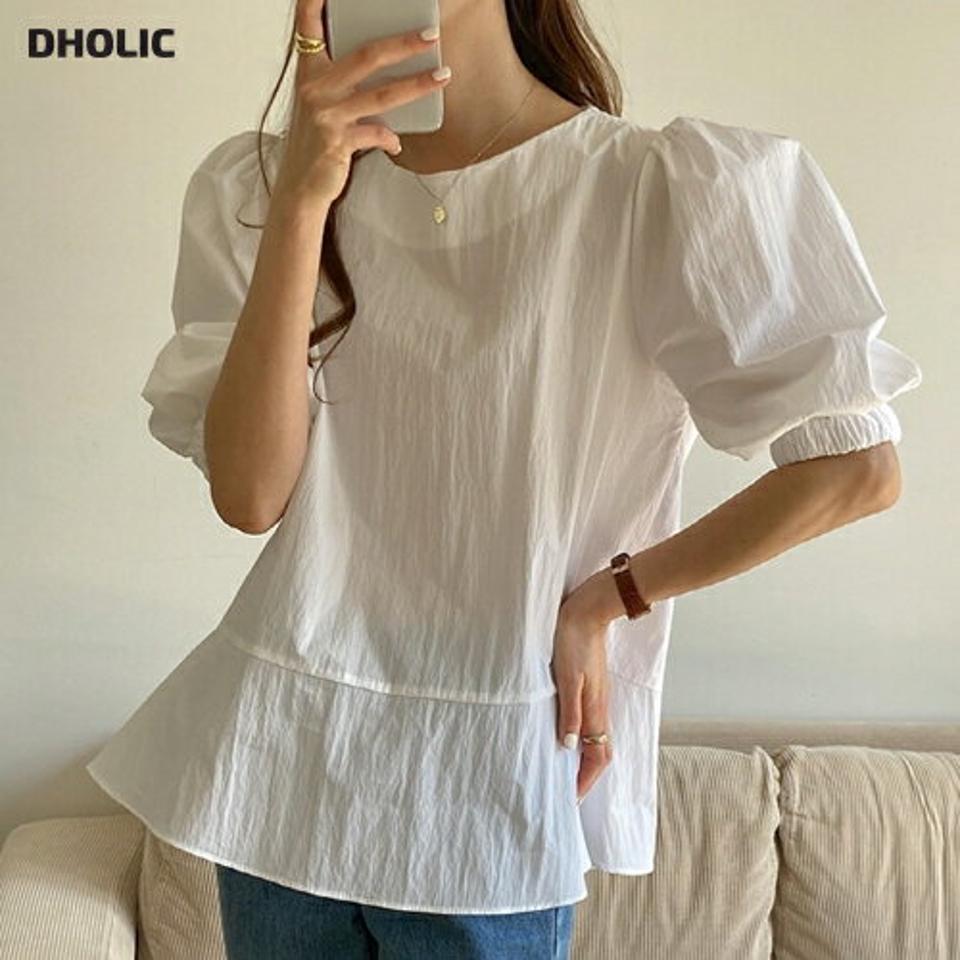 【マラソン特価】パフペプラムブラウス・p005764 レディース 【bl】 韓国ファッション トップス ブラウス ラウンドネック 半袖 パフスリーブ 股丈 ペプラム フレアヘム ボリューム ナイロン混 無地 キュート お出かけ 春 夏 カジュアル MKT