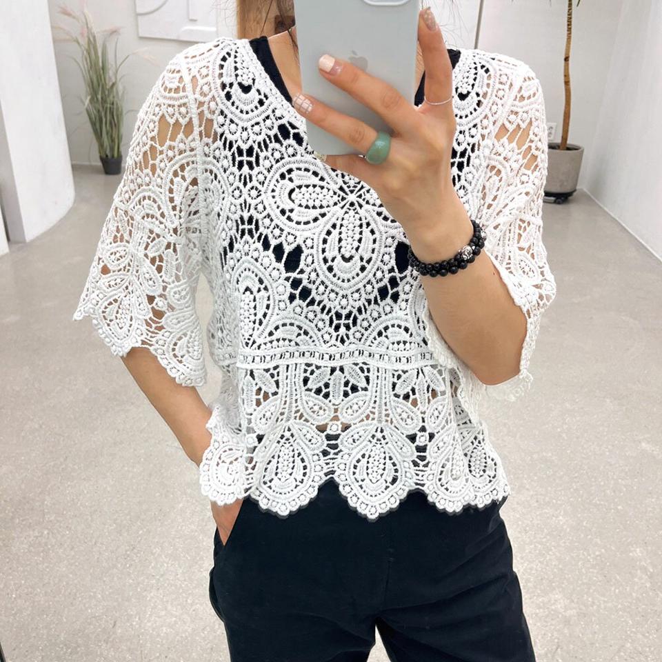 【マラソン特価】パターンレースブラウス・p006019 レディース 【bl】 韓国ファッション トップス ブラウス ラウンドネック 半袖 7分袖 ショート丈 クロップド パターンレース パターン スカラップヘム シアー コットン ユニーク 春 夏 カジュアル MKT セール