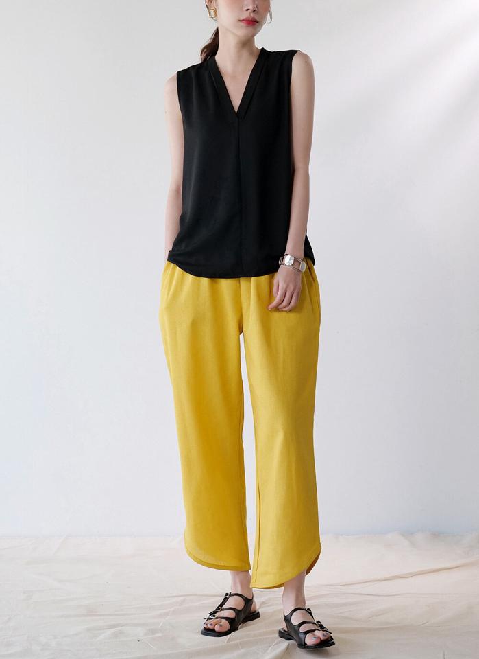 【4DAY限定SALE】タックVネックノースリーブ・b00983 レディース 【tops】 韓国ファッション トップス Vネック ノースリーブ 股丈 ミドル丈 タック ナチュラルライン 無地 オフィスカジュアル モード シンプル 大人 上品 春 夏 カジュアル