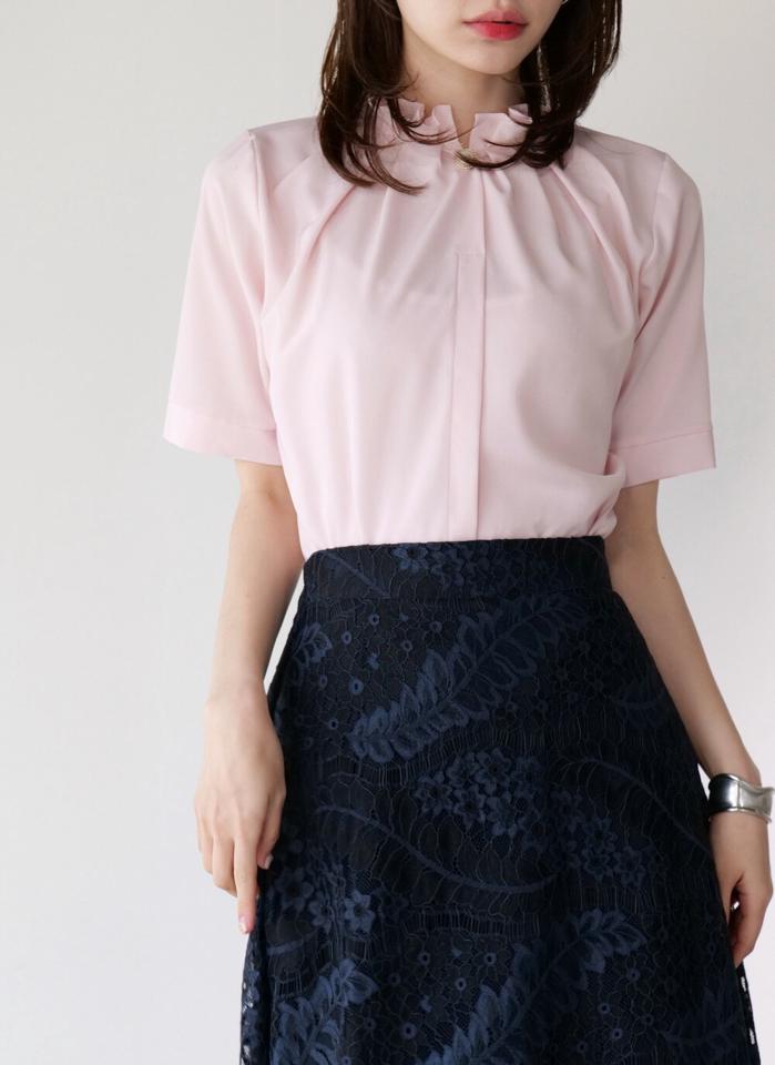 【4DAY限定SALE】タックボタンネックブラウス・b00956 レディース 【bl】 韓国ファッション トップス ブラウス ハーフネック タックボタンネック 半袖 ショート丈 パール長ボタン 無地 オフィスカジュアル フェミニン お出かけ 春 夏 カジュアル