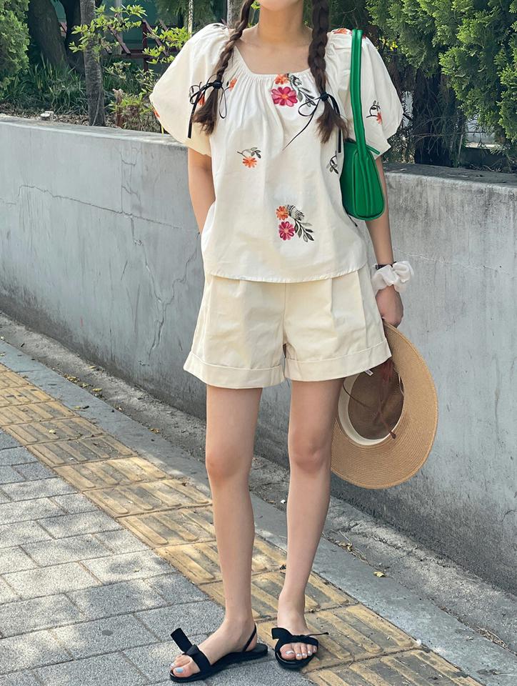 2WAY花柄刺繍パフブラウス・b72400 レディース 【bl】 韓国ファッション トップス ブラウス ワイドネック オフショルダー 半袖 パフスリーブ ボリューム 花柄 刺? フラワー コットン 綿100 ガーリー キュート 春 夏 カジュアル
