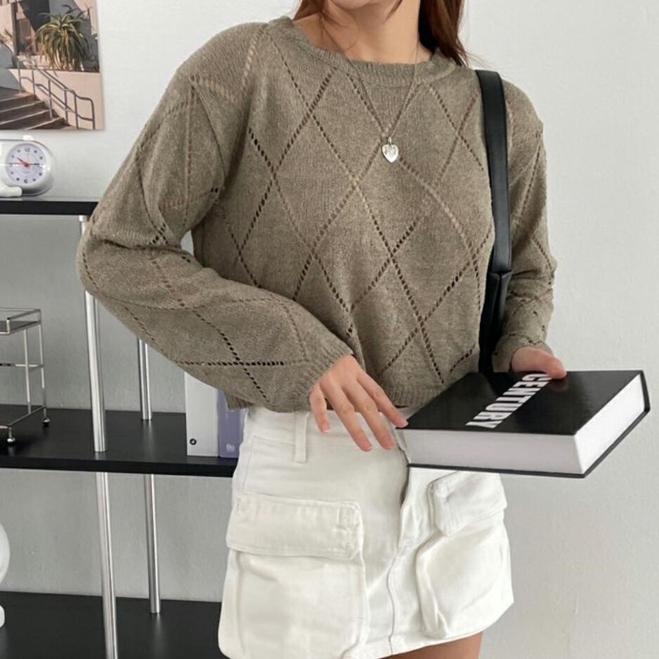 ダイヤパターンシアーニット・p006000 レディース 【tops】 韓国ファッション トップス ニット ボートネック 長袖 クロップド ショート丈 リブヘム ダイヤパターン ルーズフィット ゆったり シアー 透け感 大人カジュアル 春 夏 カジュアル MKT