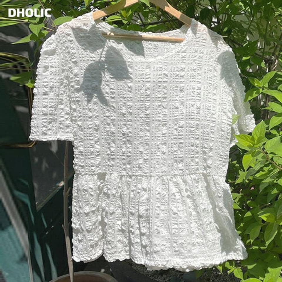 【4DAY限定SALE】エンボスペプラムブラウス・b01295 レディース 【bl】 韓国ファッション トップス ブラウス ラウンドネック 半袖 股丈 ペプラム エンボス テクスチャー フレアヘム ボリューム ゆったり ルーズ 無地 キュート デイリー 春 夏 カジュアル