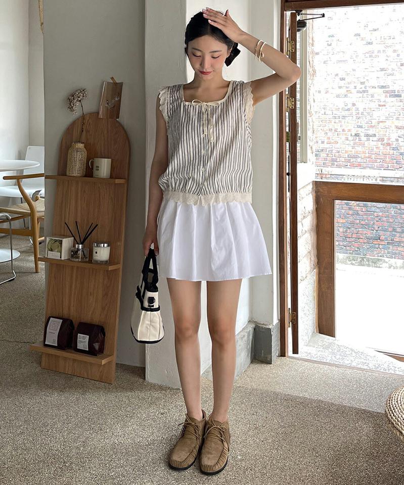 ストライプレースリボンノースリーブ・b00735 レディース 【tops】 韓国ファッション トップス スクエアネック ノースリーブ フリル レース リボン フロントボタン ストライプ ナチュラルライン キュート ガーリー 春 夏 カジュアル