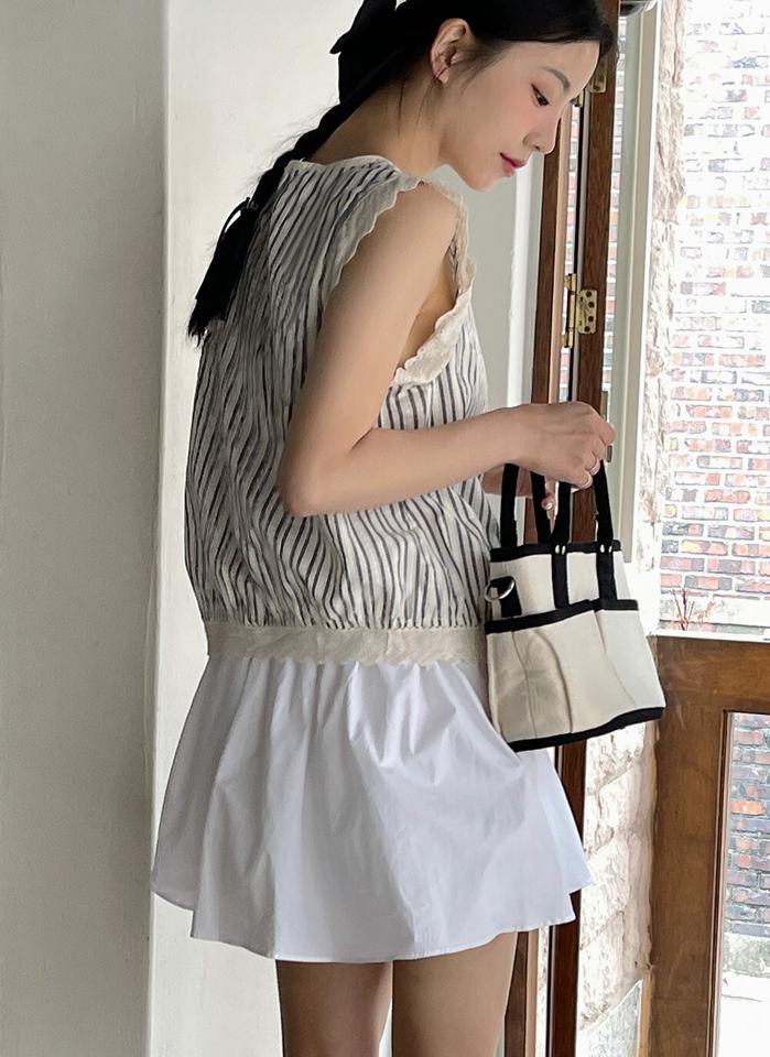 ストライプレースリボンノースリーブ・b00735 レディース 【tops】 韓国ファッション トップス スクエアネック ノースリーブ フリル レース リボン フロントボタン ストライプ ナチュラルライン キュート ガーリー 春 夏 カジュアル
