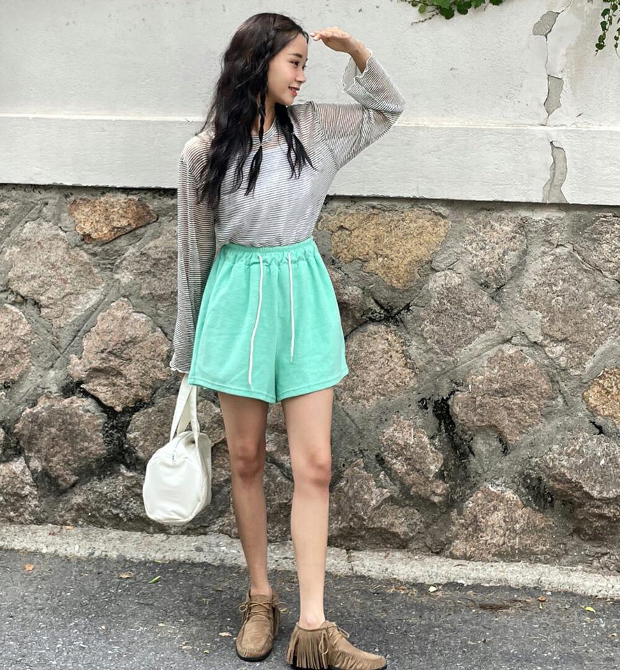 メロウボーダー長袖Tシャツ・t72478 レディース 【tops】 韓国ファッション トップス Tシャツ ラウンドネック 長袖 ミドル丈 ボーダー メロウヘム ナチュラルライン シアー 透け感 ラブリー シンプル お出かけ 春 夏 カジュアル