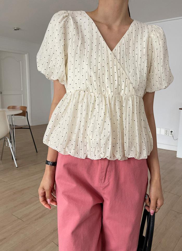 カシュクールバルーンドットブラウス・b00964 レディース 【bl】 韓国ファッション トップス ブラウス Vネック カシュクール 半袖 バルーンスリーブ ショート丈 ペプラム ドット柄 フレア ガーリー お出かけ キュート 春 夏 カジュアル