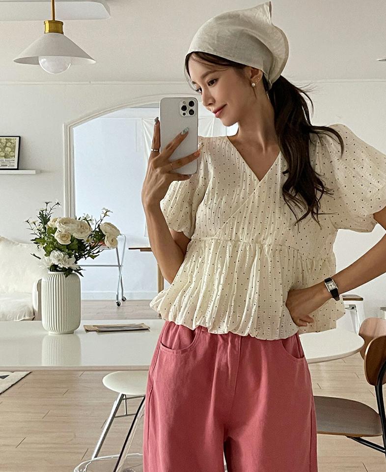 カシュクールバルーンドットブラウス・b00964 レディース 【bl】 韓国ファッション トップス ブラウス Vネック カシュクール 半袖 バルーンスリーブ ショート丈 ペプラム ドット柄 フレア ガーリー お出かけ キュート 春 夏 カジュアル