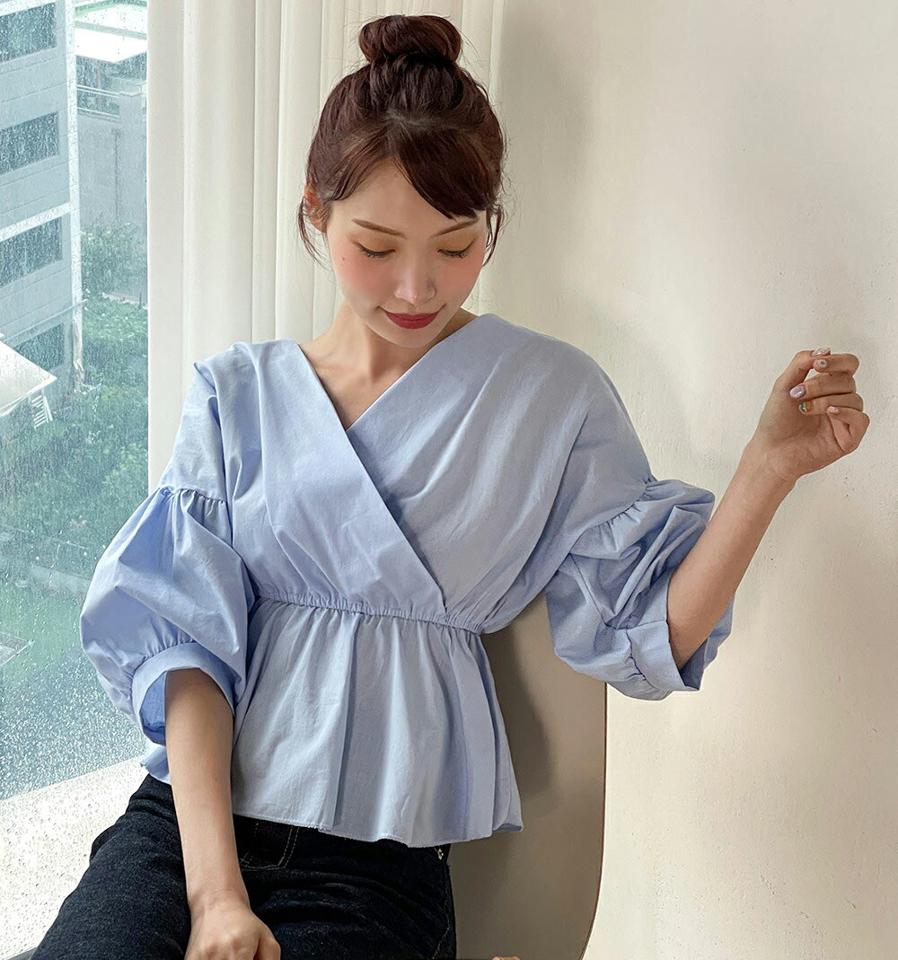 カシュクールバルーンペプラムブラウス・t00958 レディース 【bl】 韓国ファッション トップス ブラウス カシュクール 半袖 バルーンスリーブ ドロップショルダー クロップド ペプラム ウエストゴム コットン ボリューム 無地 キュート 春 夏