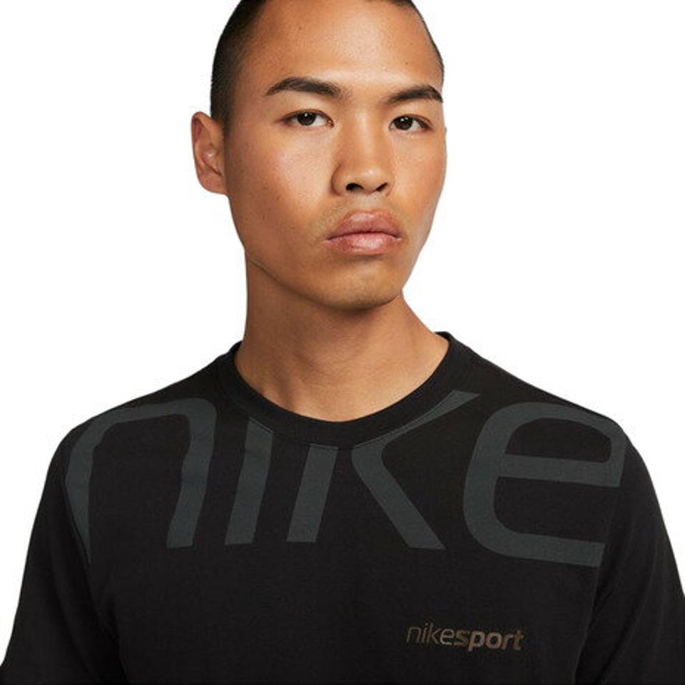 ナイキ(NIKE)(メンズ)Tシャツ 半袖 メンズ Dri-FIT トレーニング Tシャツ FJ5271-010 ドライフィット 黒 サラリ 快適