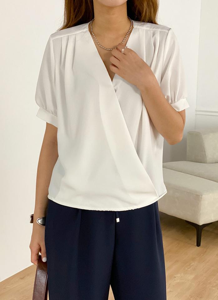 カシュクールVネック半袖ブラウス・t01158 レディース 【bl】 韓国ファッション トップス ブラウス カシュクール 半袖 ショルダータック 股丈 ショート丈 ナチュラルライン 無地 パステル オフィスカジュアル モード お出かけ 春 夏
