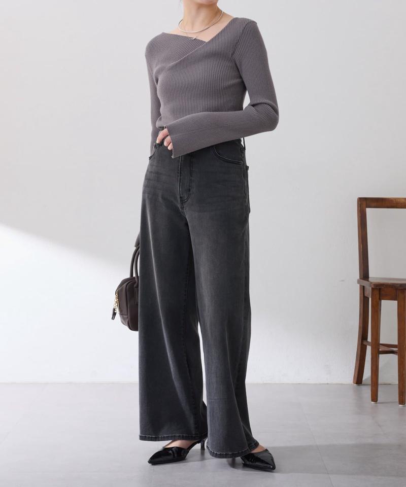 《1月13日13:00まで TIME SALE開催中》デザインネックリブニット