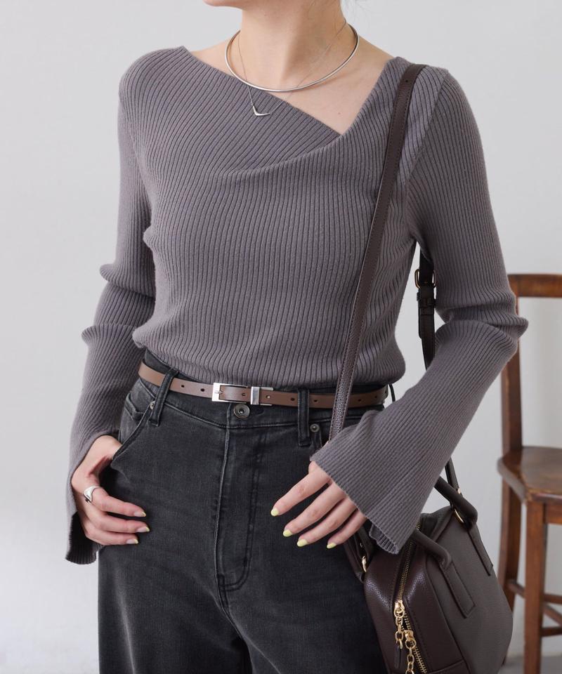 《1月13日13:00まで TIME SALE開催中》デザインネックリブニット