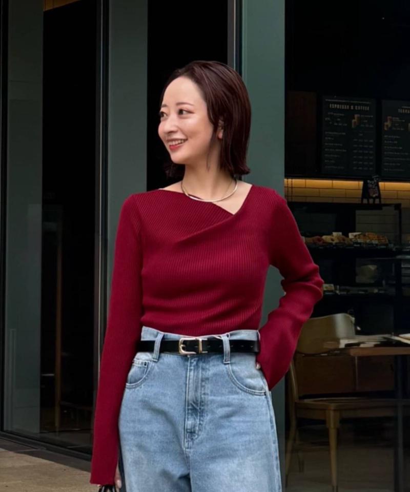 《1月13日13:00まで TIME SALE開催中》デザインネックリブニット