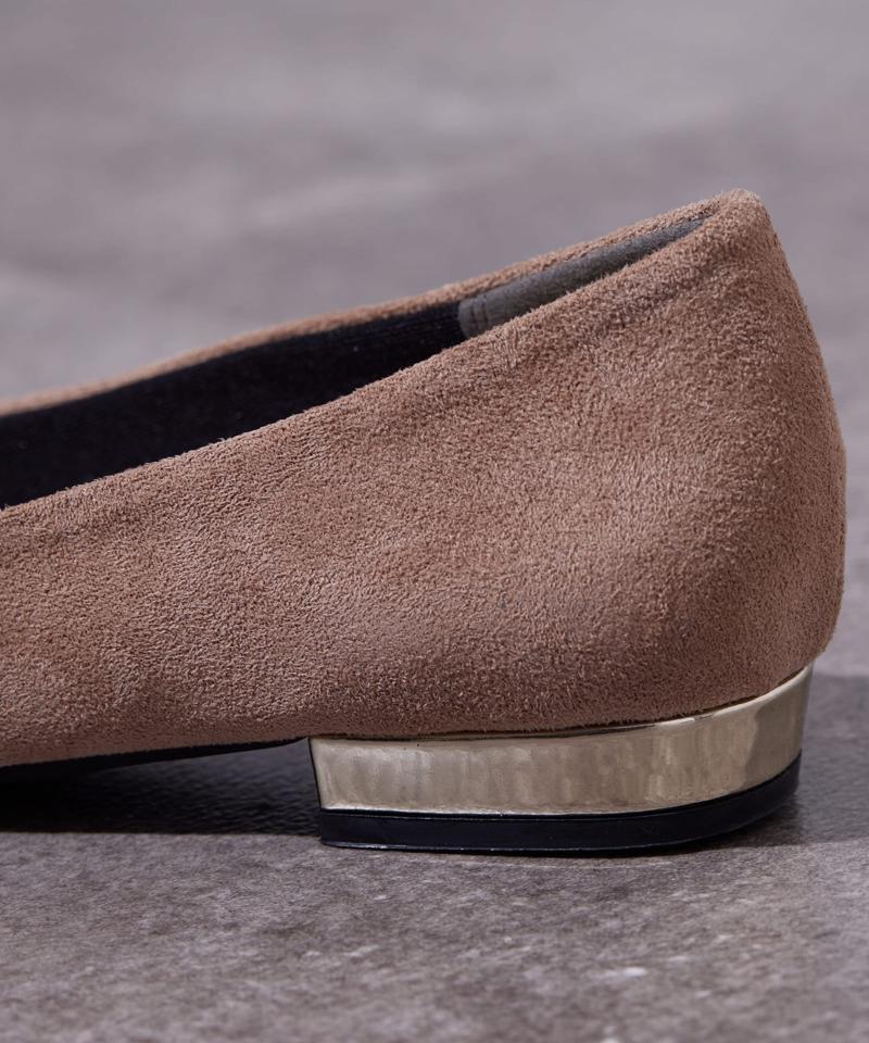 ゴールドバックルフラットパンプス