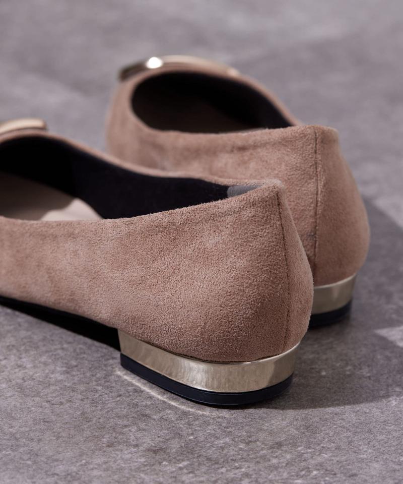 ゴールドバックルフラットパンプス