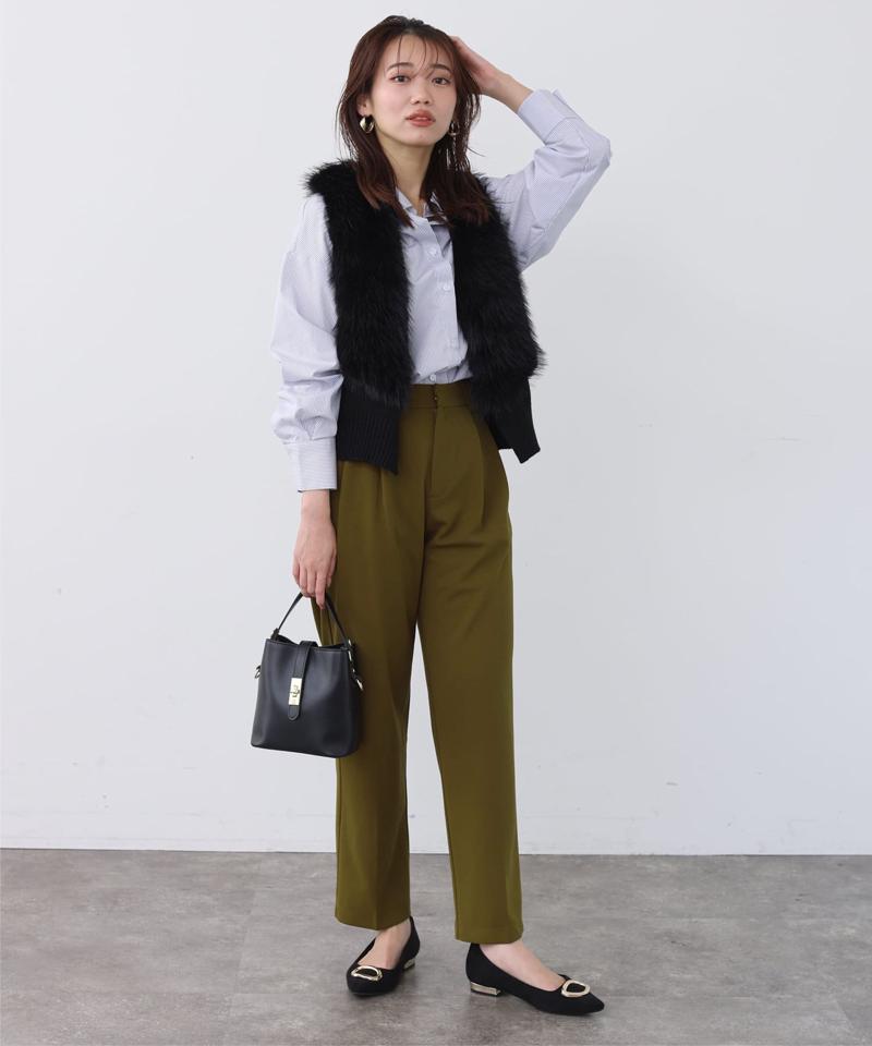 ゴールドバックルフラットパンプス