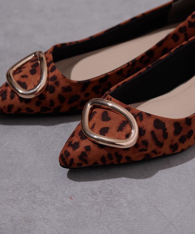 ゴールドバックルフラットパンプス