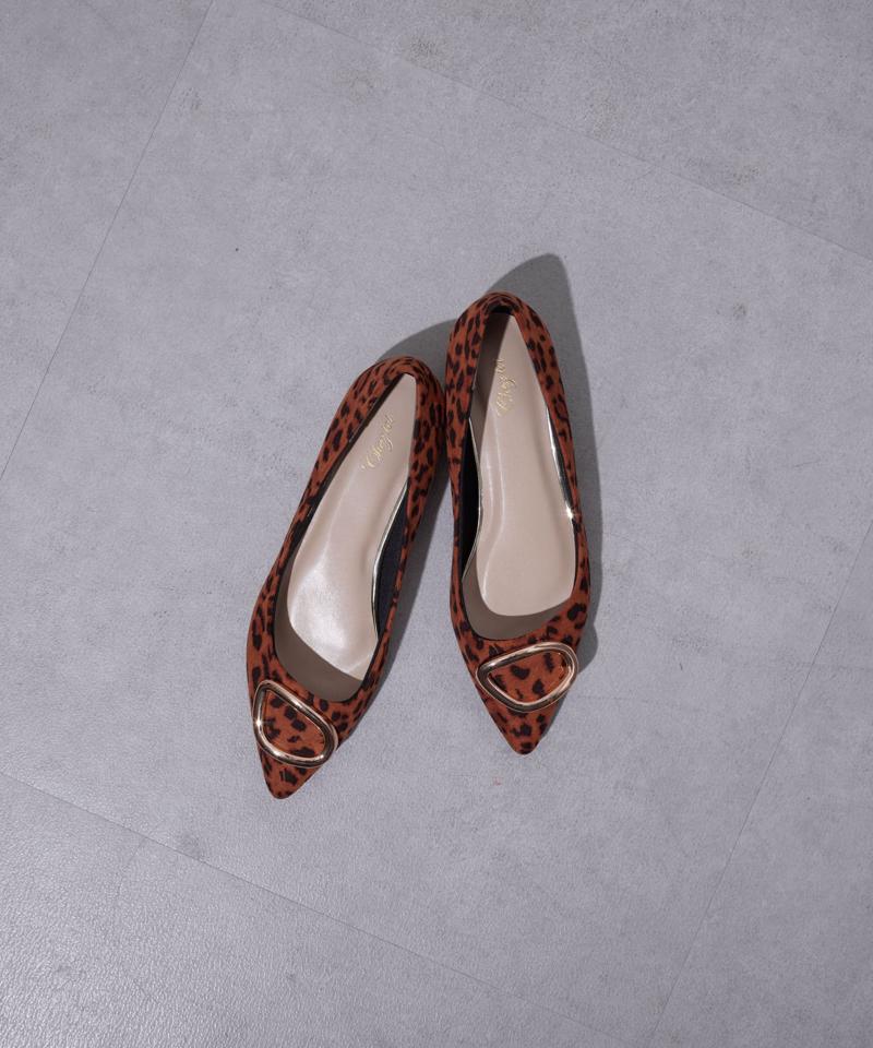 ゴールドバックルフラットパンプス