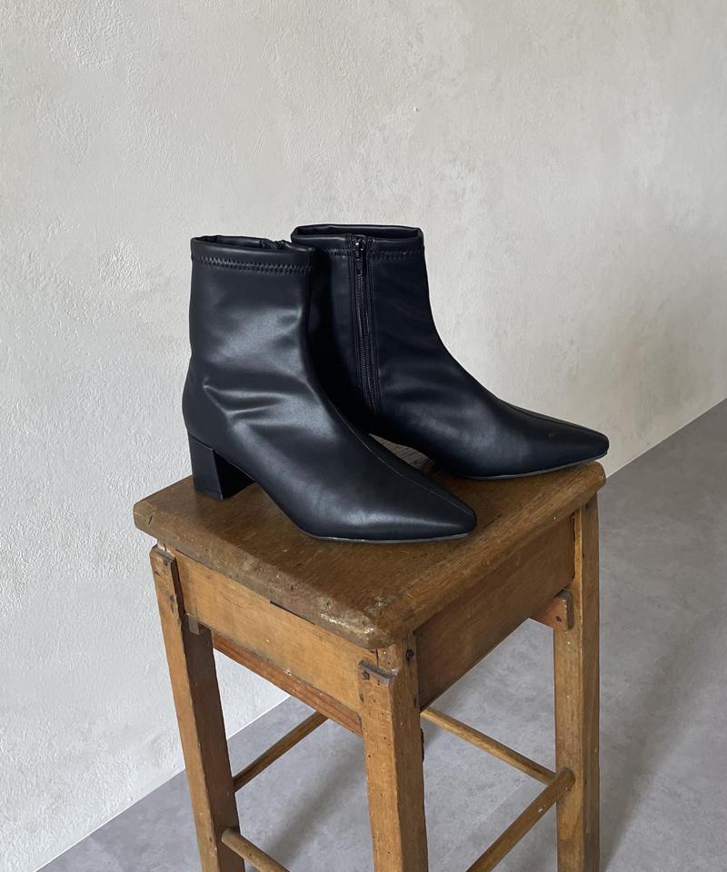 ポインテッドストレッチショートブーツ