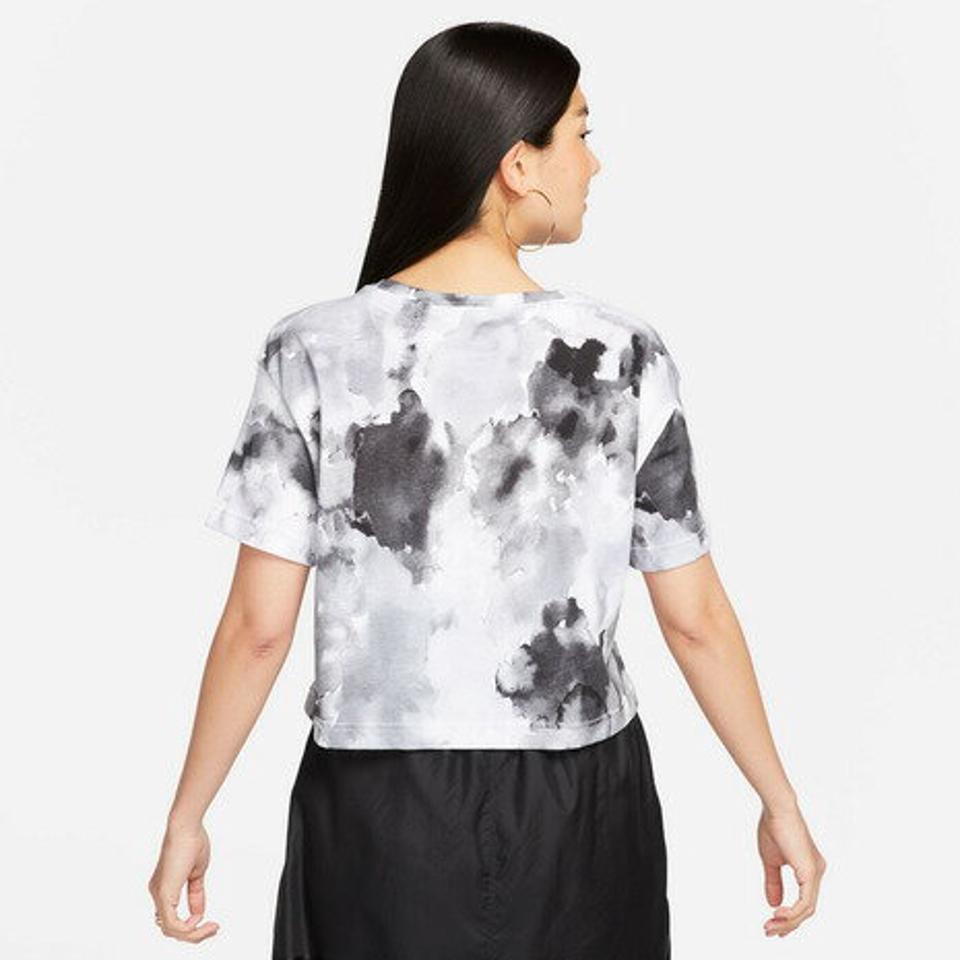 ナイキ(NIKE)(レディース)半袖Tシャツ レディース エッセンシャル FB8104-010