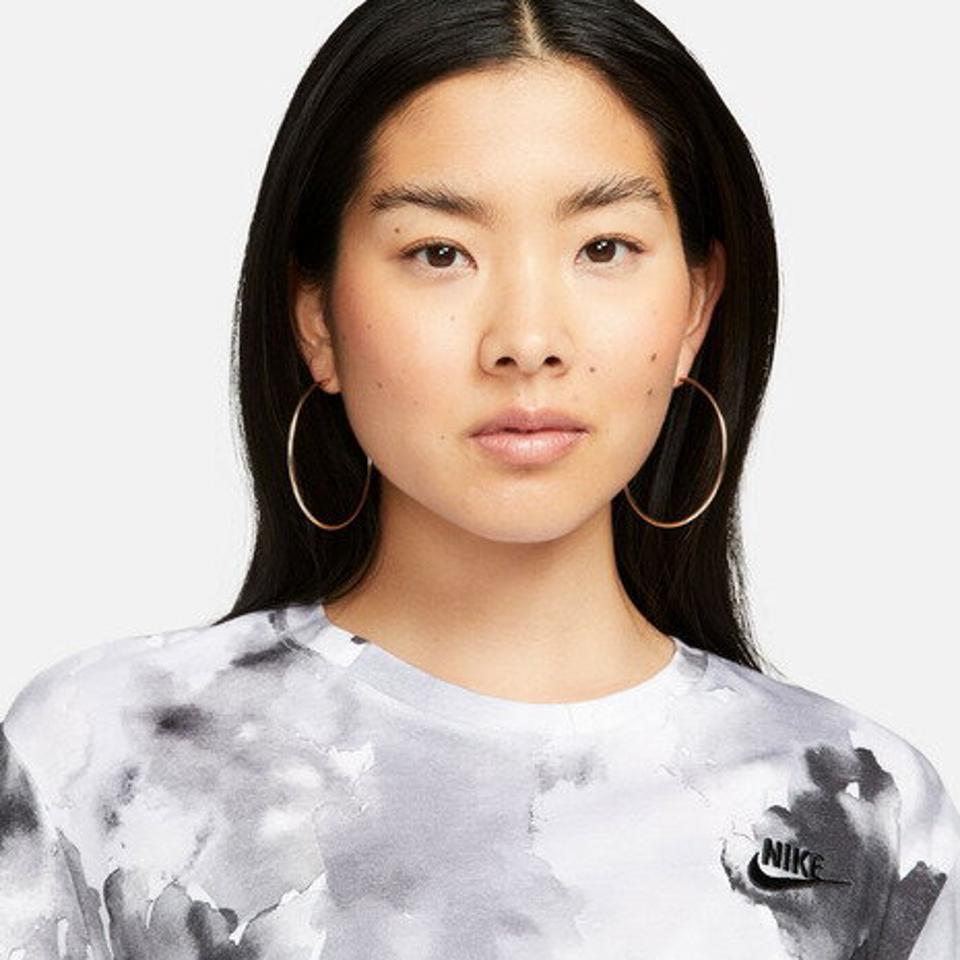 ナイキ(NIKE)(レディース)半袖Tシャツ レディース エッセンシャル FB8104-010