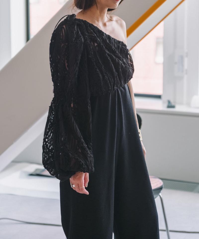 One shoulder lace top
