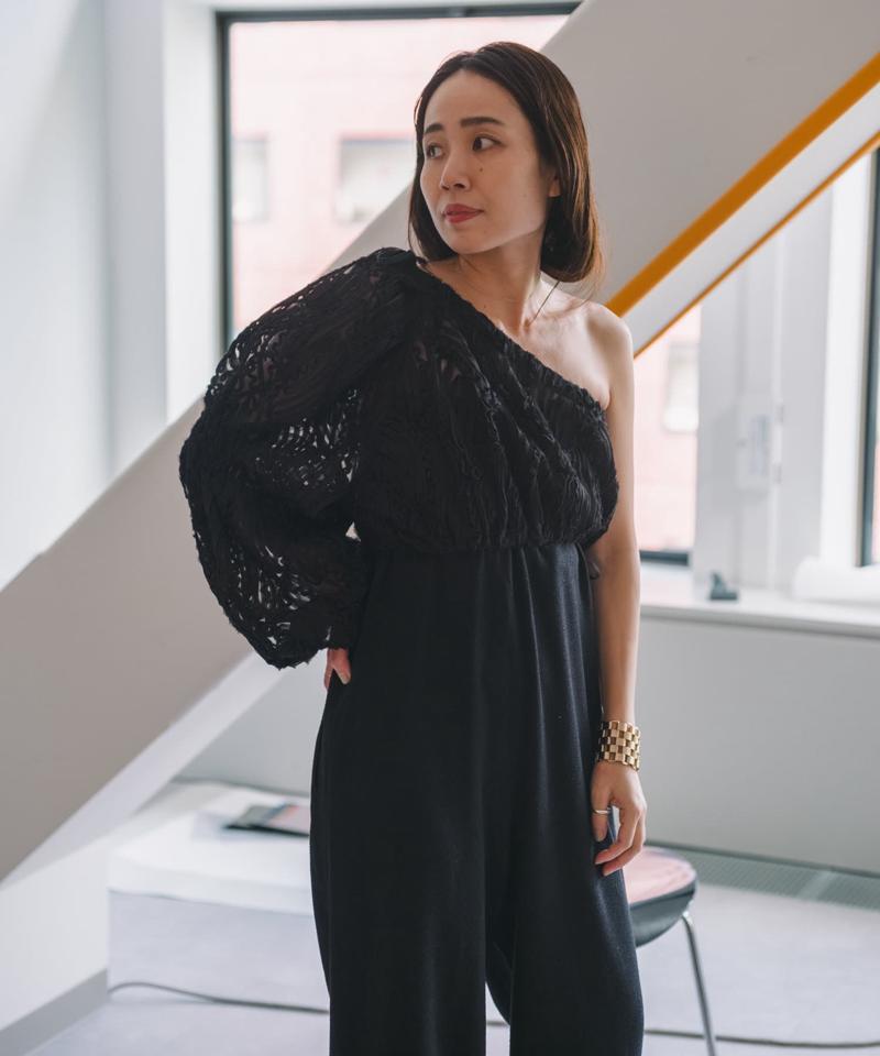 One shoulder lace top