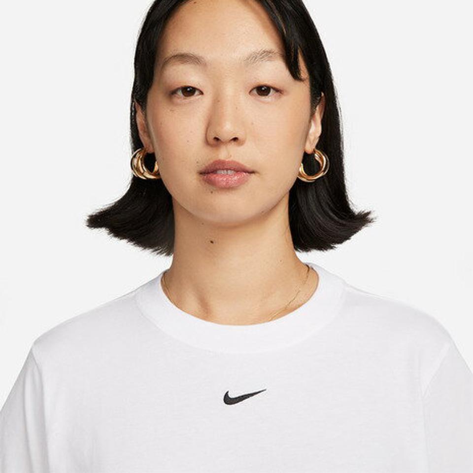 ナイキ（NIKE）（レディース）半袖Tシャツ レディース NSW エッセンシャル フェニックス FD4150-100