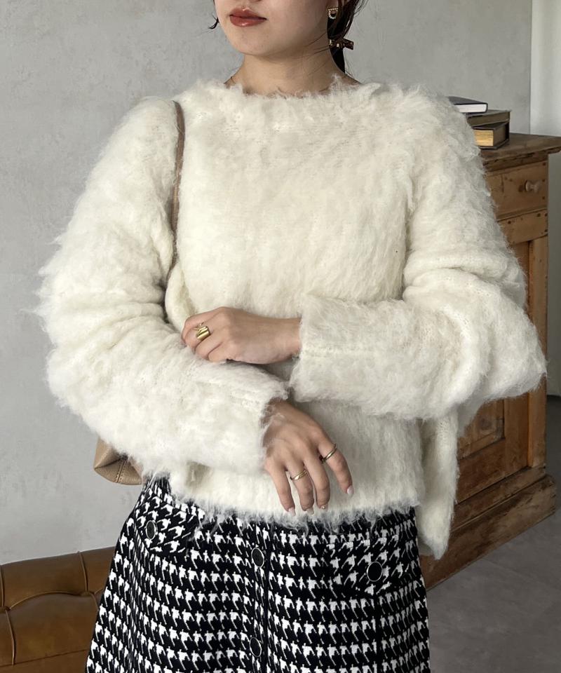 ショート丈シャギーニットプルオーバー