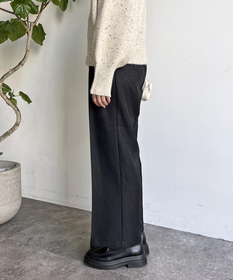 ウールライクタックスラックス