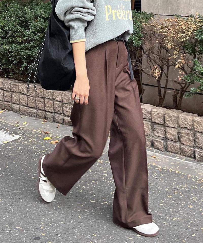 ウールライクタックスラックス