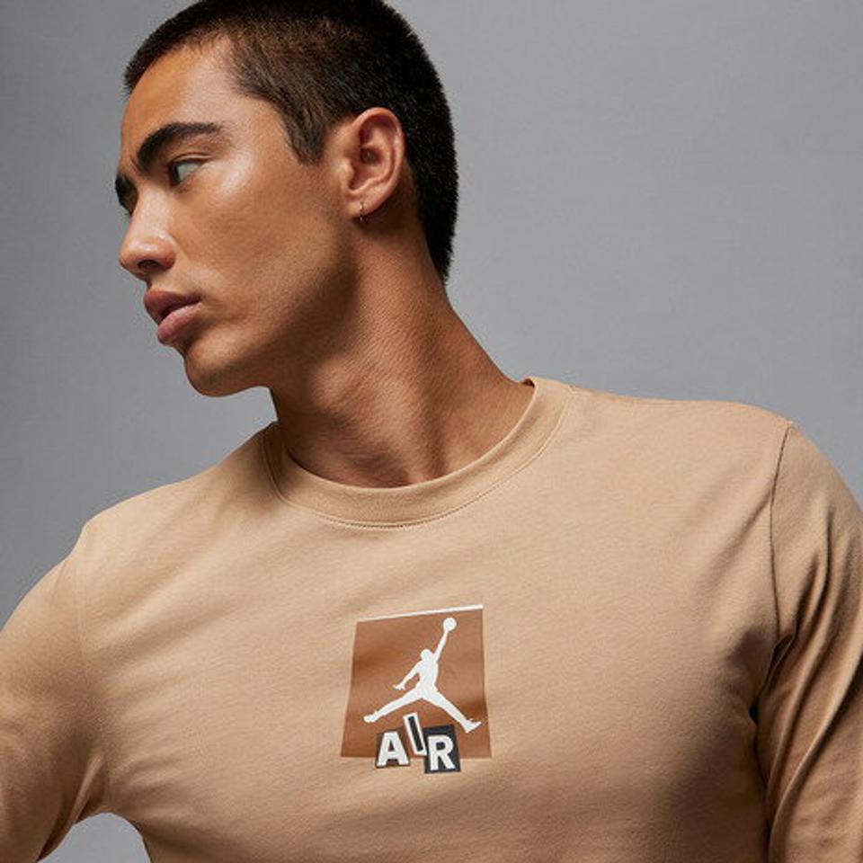 ジョーダン（JORDAN）（メンズ）バスケットボールウェア グラフィック 長袖Tシャツ FD7018-200
