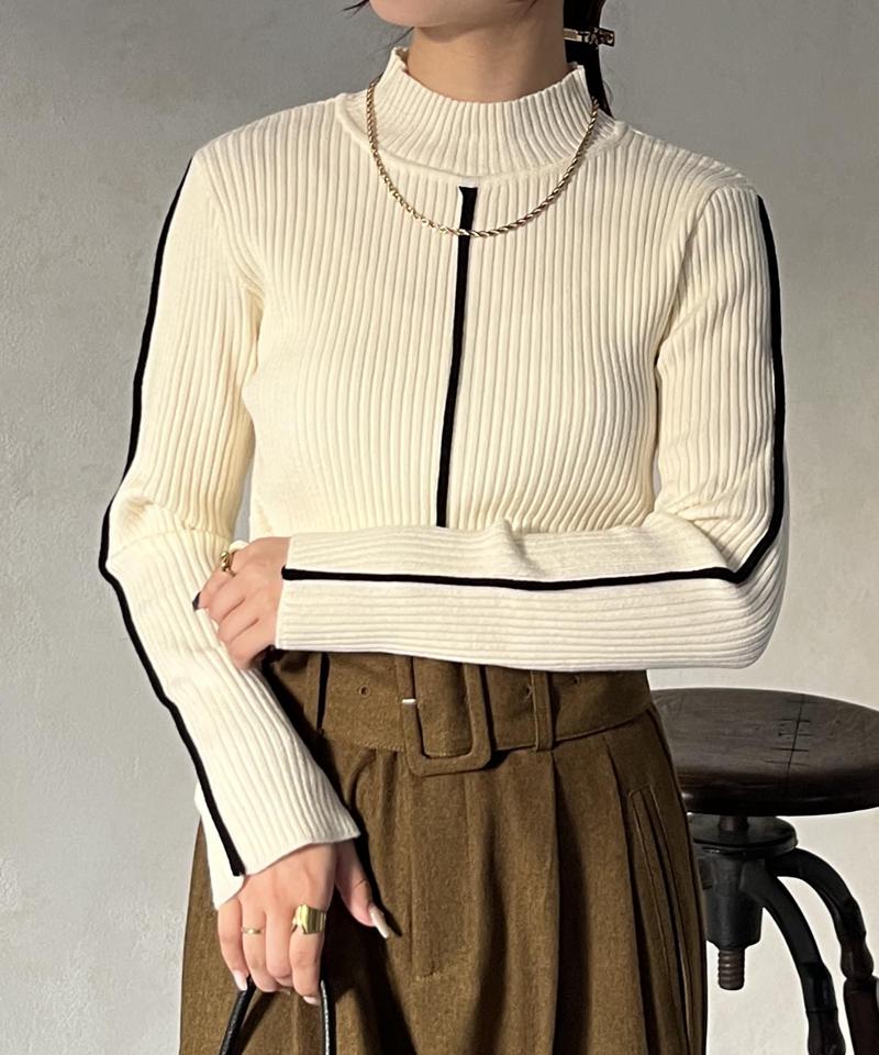 配色パイピングハイネックリブニット