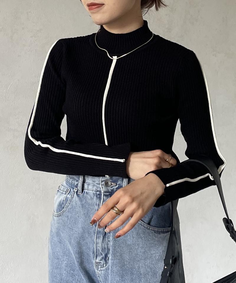 配色パイピングハイネックリブニット