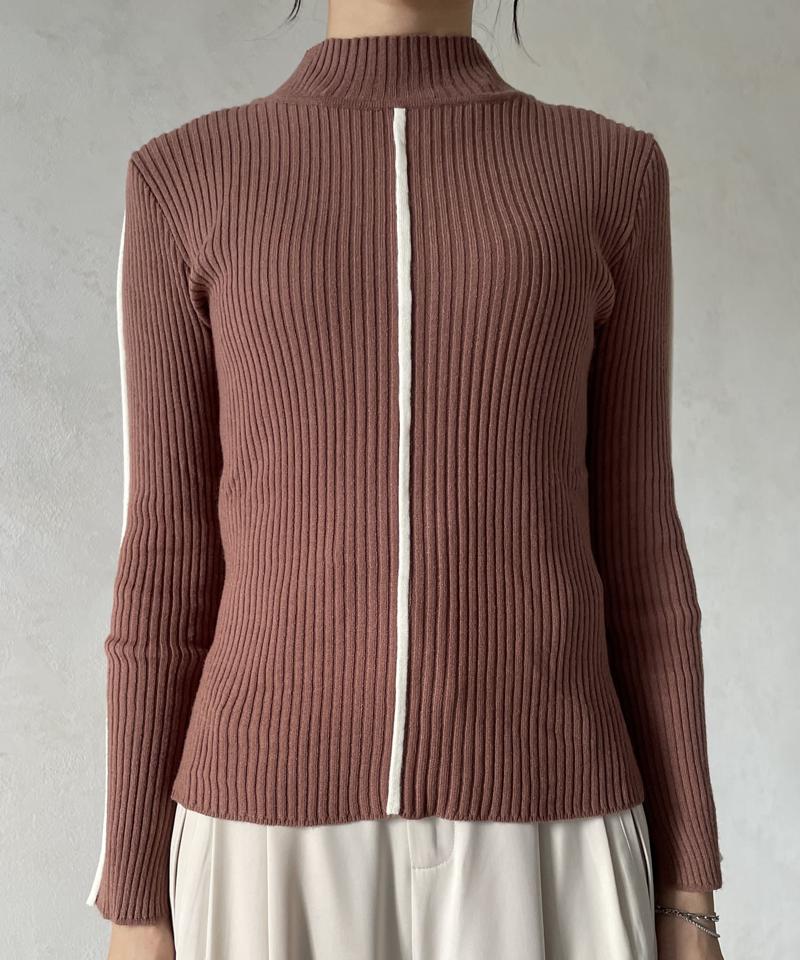 配色パイピングハイネックリブニット